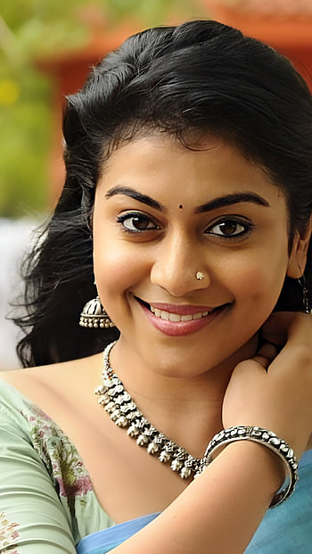 Shruti Ramachandran, saree beauty, malayalam actress HD phone wallpaper
