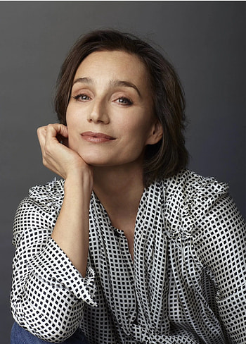 Kristin Scott Thomas, Mission Impossible connection, Talented star, Fandom favorite HD phone wallpaper