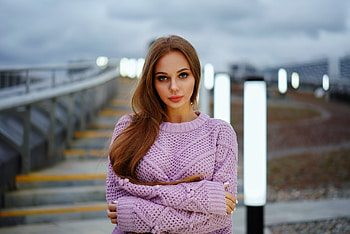 Girl, red head, gorgeous, pink sweater, outdoors HD wallpaper