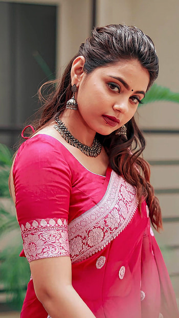 Monica chinnakotla, saree beauty HD phone wallpaper