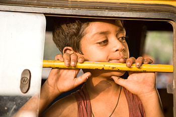 Slumdog millionaire crime drama, Child children kids HD wallpaper