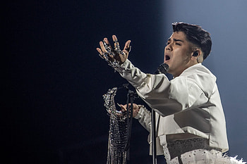Sheldon Riley, Spectacular Eurovision act, Message behind, Australian artist HD wallpaper