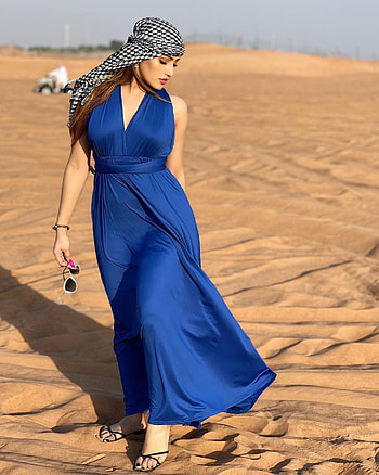 Deepali, dress, knee HD phone wallpaper