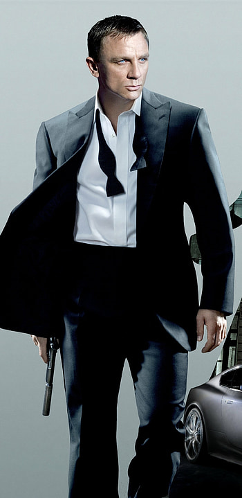 Movie Casino Royale, James Bond reboot, Action-packed thriller, High-stakes gambling HD phone wallpaper