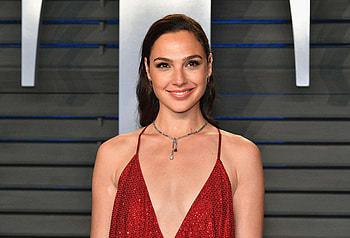 Gal Gadot Smiling 2018, gal-gadot, celebrities, girls, smiling HD wallpaper