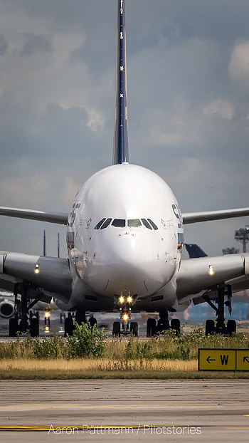Full Singapore Airbus A380-800 Smart HD phone wallpaper