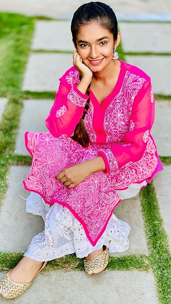 Anushka Sen, Bollywood, Anushka Sen Bollywood Actress HD phone wallpaper