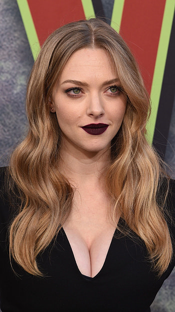Amanda Seyfried, hollywood actress HD phone wallpaper