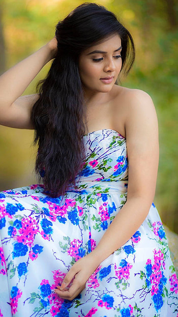 Srimuki, telugu actress, anchor, sreemukhi HD phone wallpaper