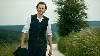 Claire Danes, Cora Seaborne, Tom Hiddleston, Will Ransome, Frank Dillane, Dr. Luke Garrett, Clemence Poesy, Stella Ransome, Hayley Squires The Essex Serpent HD wallpaper