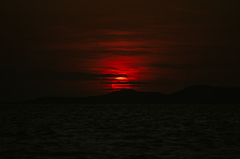 Sunset, Mountains, Sea, Sun, Dark HD wallpaper