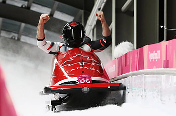 Canada and Germany's bobsleigh, Dead heat for gold, 20-year feat, Thrilling finish HD wallpaper