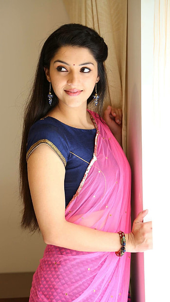 Mehreen Kaur Pirzada, saree lover, telugu actress HD phone wallpaper