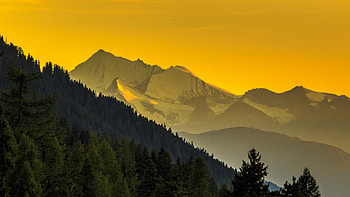 Mountains, horizon, dawn, sunrise, yellow sky, nature HD wallpaper