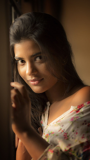 Aishwarya rajesh, tamil actress, cute HD phone wallpaper