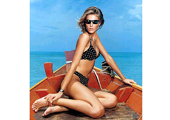 Ana Hickmann, bikini, blonde, sitting in boat, sea, watch, black with white polka dots HD wallpaper