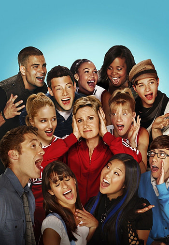 Glee , Vibrant colors, Musical performances, Ensemble cast HD phone wallpaper