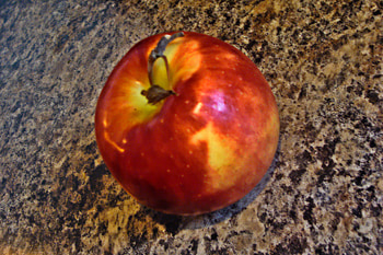 Tasty Red Apples, snackies, vegitanle, food, nomnoms, healthy, red, fruit, apple, snacks HD wallpaper