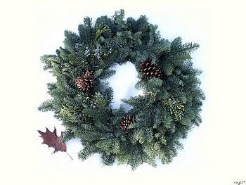 Christmas Wreath, pine tree, branches, still life, wreath HD wallpaper