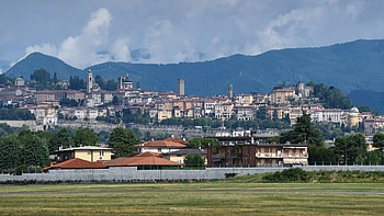 Bergamo travels, Explore Bergamo, Beautiful town, Must-see attractions HD wallpaper