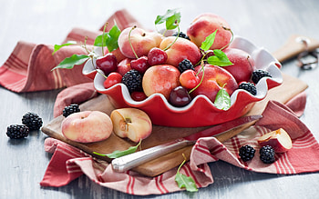 Fresh Fruits, fresh peaches, berries, berry, fruits, fresh, cherry, peaches, fruit HD wallpaper