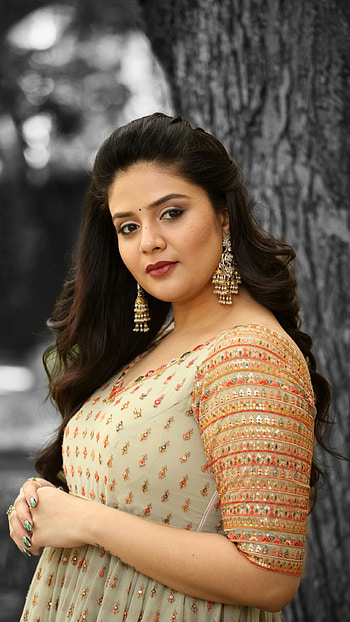 Sreemukhi, telugu actress, anchor HD phone wallpaper