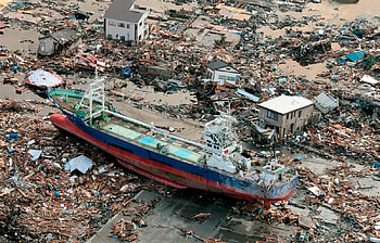 japan quake, pray, tsunami, ship, japan, nature, human, quake HD wallpaper