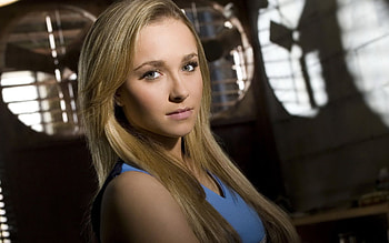 Hayden Panettiere as Claire Bennet, Heroes TV show, Hayden's role, Heroic character HD wallpaper