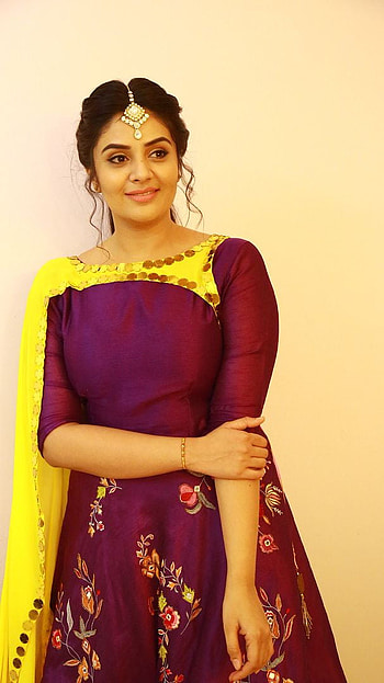 Sreemukhi, telugu actress, model HD phone wallpaper