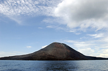 Anak Krakatau eruption, Ash and lava, Indonesian news, Volcanic activity HD wallpaper