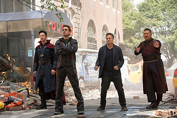 Tony Stark Doctor Strange Wong And Bruce Banner In Avengers Infinity War, doctor-strange, avengers-infinity-war, 2018-movies, movies HD wallpaper