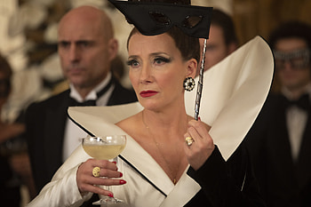 Dogs out, Wow movie, Cruella HD wallpaper