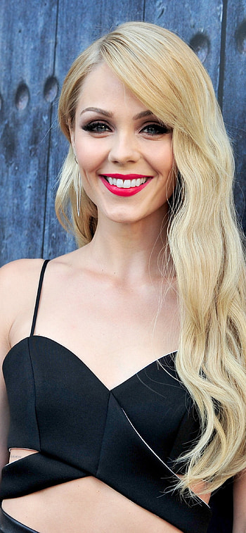 Laura Vandervoort, Stunning actress, Celebrity , Hollywood beauty HD phone wallpaper
