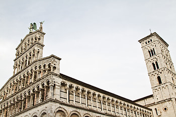Italian church, Lucca architecture, Spiritual sanctuaries, Religious heritage HD wallpaper