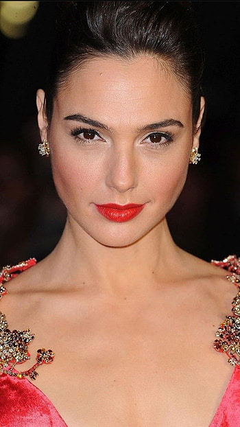 Gal Gadot, Hollywood, Gal Gadot Actress, gal gadot ' HD phone wallpaper
