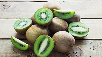 Kiwi fruit , Vibrant colors, High resolution, Food graphy HD wallpaper