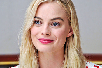 Margot Robbie, Blonde, smiling face HD wallpaper