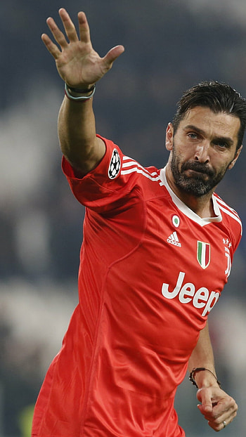 Gianluigi Buffon, Legendary goalkeeper, Football icon, Unbreakable records HD phone wallpaper