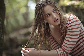Lou De Laage , Lou-de-Laage, girls, model, actress HD wallpaper