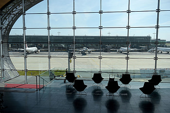 Waiting room, Paris-Charles de Gaulle Airport HD wallpaper