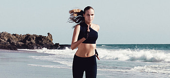 Sports Model Running On Beach, girls, model, beach HD wallpaper