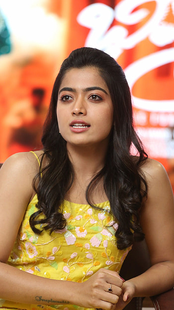 Rashmika mandanna, telugu actress, model, cute, gorgeous HD phone wallpaper