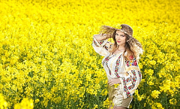 Beauty, model, field, yellow, flowers, girl, hat HD wallpaper