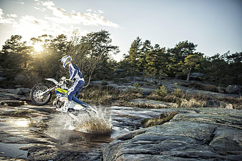 Moutain River Off-road, Enduro Motorbikes HD wallpaper