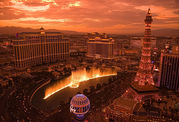 Vibrant Las Vegas, Stunning cityscape, Iconic landmarks, Travel inspiration HD wallpaper