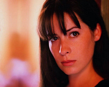 holly marie combs, posing, actress, hottie, brunette HD wallpaper