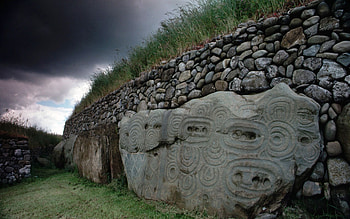 Newgrange, Irish rock wall, County Meath, Ireland vacation HD wallpaper