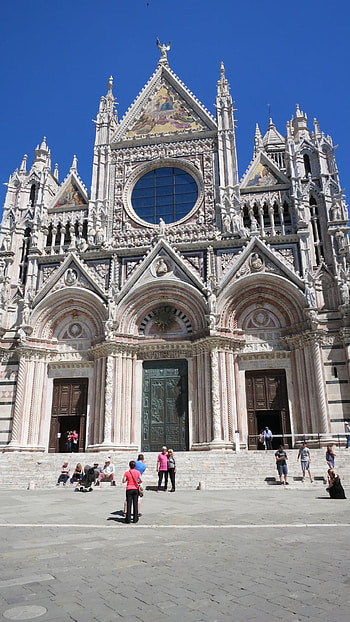 Siena for family and friends, Family-friendly activities, Kid-friendly attractions, Group vacations HD phone wallpaper