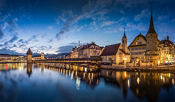 River reflection, Evening Lucerne, Chapel Bridge HD wallpaper