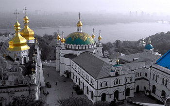 Kyiv's religious heritage, Eastern Orthodox Lavra, Urban city landscape, Ukrainian baroque HD wallpaper